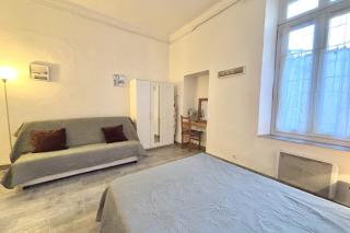 Luminous T2 on the seafront - 3