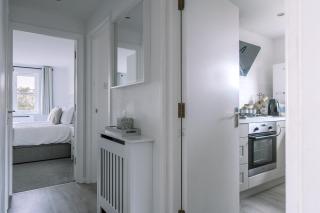 HighTide - 2 bed with parking, balcony & sea view. - 1