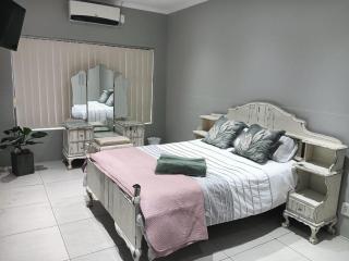 Jeffrey's Bay Guesthouse - 8