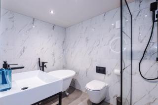 Elegant 2-Bedroom Apartment with Luxury Patio Area - Llandudno - 7