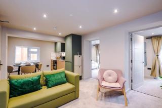 Elegant 2-Bedroom Apartment with Luxury Patio Area - Llandudno - 6