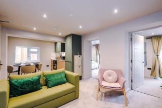 Elegant 2-Bedroom Apartment with Luxury Patio Area - Llandudno - 1