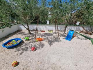 Ferienwohnung Mit Balkon, Meerblick, Pool Und Bbq - Zadar - 2