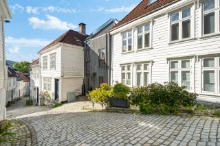The Double Date I Architectural Gem - Bergen - 4