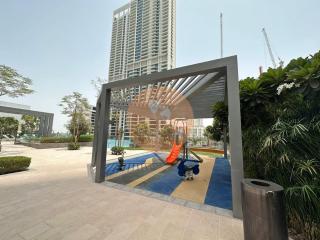 EasyGo - Exceptional 2BDR- Large Terrace-Pool Access - Dubai - 2