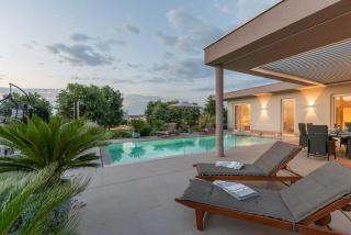 Villa Serena Mit Pool Für 6 Personen, Mit Wunderschönem Garten Bei Porec - Poreč - 0