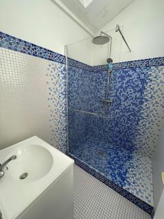 Villa Privée avec Piscine et Jardin à 10 Minutes de Lyon - Genas - 7