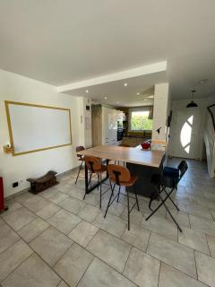 Villa Privée avec Piscine et Jardin à 10 Minutes de Lyon - Genas - 1