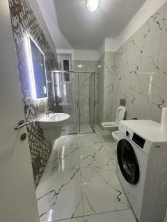 Golden Bliss Apartment - Tirana - 3