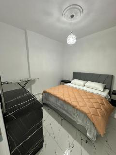 Golden Bliss Apartment - Tirana - 2