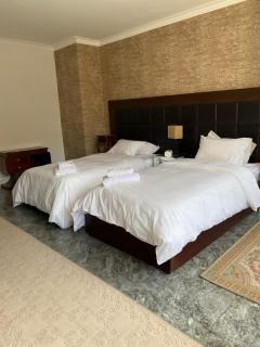 High End Artistic Apartment - 1