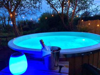 Le Petit Nid, Gîtes vue mer, l'Île de Tatihou avec Jacuzzi - 8