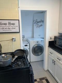 Cozy Spacious, free parking, near it all - South Gate - 6