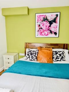 Charming 2 bedroom Parking Wi-Fi Garden Sleeps 4 - Lolite Apartment - Cambridge - 7