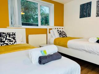Charming 2 bedroom Parking Wi-Fi Garden Sleeps 4 - Lolite Apartment - Cambridge - 3
