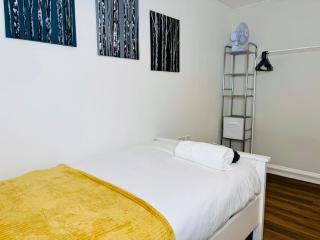 Charming 2 bedroom Parking Wi-Fi Garden Sleeps 4 - Lolite Apartment - Cambridge - 1