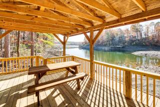 Waterfront Lake Coronado Home with Deck and Views - Hot Springs Village - 8