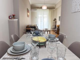 Spacious & Sunny 3BDR Apartment - Athens - 3