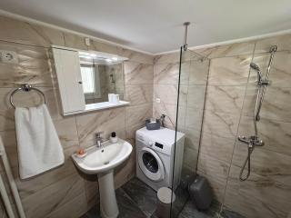 Spacious & Sunny 3BDR Apartment - Athens - 6