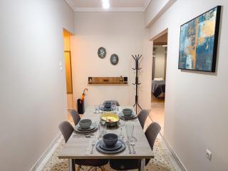 Spacious & Sunny 3BDR Apartment - Athens - 9