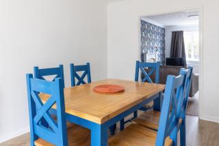 The Conifers large detached home with off street parking - Witney - 6