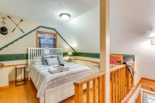Hike, Boat and Explore Mtn-View Hayesville Hideaway - Hayesville - 1