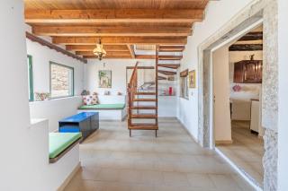 Priest's Traditional Mansion - - 7