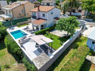 Herrliches Haus Breeze Mit Pool Und Meerblick - Premantura - 6