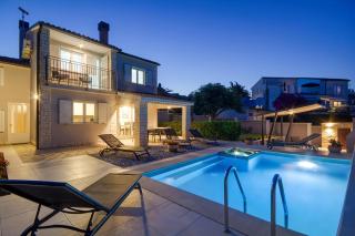 Herrliches Haus Breeze Mit Pool Und Meerblick - Premantura - 4