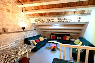 White Rabbit Hostel - 5