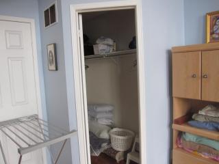Large Airy Room - 4