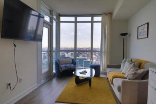 Downtown Oasis Condo with Balcony & Free Parking - 9