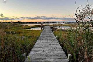 Beautiful beach and bayfront house - 5