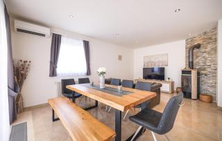 Gorgeous Home In Vrsi With Wifi - Vrsi - 8