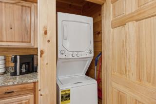 You Are My Sunshine - 3 BR Cabin - Downtown Pigeon Forge!! - Pigeon Forge - 2