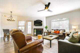 3 Mi to TPC Chic Condo with Pool Access and Grills - Scottsdale - 0