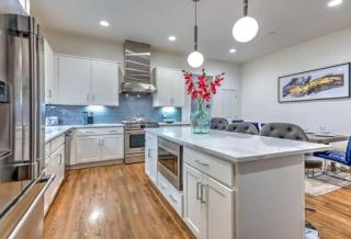 New 4BDRM House with City views, Pool Table, 5min to Downtown! Sleeps 22! - Nashville - 6