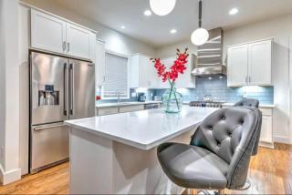 New 4BDRM House with City views, Pool Table, 5min to Downtown! Sleeps 22! - Nashville - 2