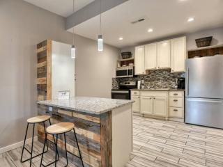New modern and chic and upscale apartment - Maryville - 8