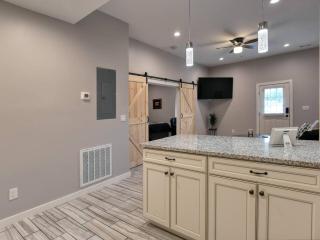 New modern and chic and upscale apartment - Maryville - 6