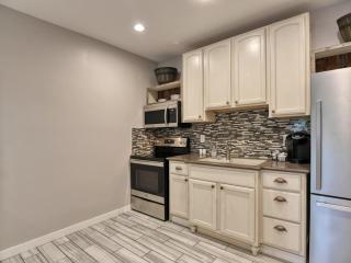 New modern and chic and upscale apartment - Maryville - 5