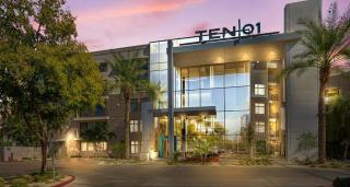 Landing at Ten01 On The Lake - Studio in Tempe - Tempe - 6