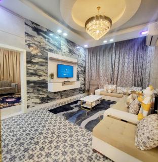 Luxury 6 bedrooms villa with private swimming pool - Ajman - 6