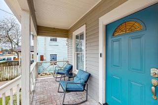 Shorty's Bungalow - Galveston - 7