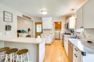 West Union Home with Saltwater Pool on 2 Acres! - 4