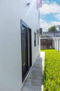 Espectacular Townhouse frente a Los Cedritos con vistas al merendon, completamente equipado y con aparcamiento privado - 2