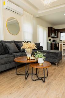 Espectacular Townhouse frente a Los Cedritos con vistas al merendon, completamente equipado y con aparcamiento privado - 9