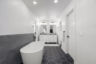 Modern House in Lakes Community - Tempe - 3