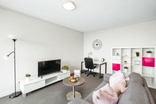 Great Value CBD 2 Beds Apt Free Carpark Pool and Gym - Brisbane - 6