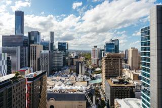 Great Value CBD 2 Beds Apt Free Carpark Pool and Gym - 5